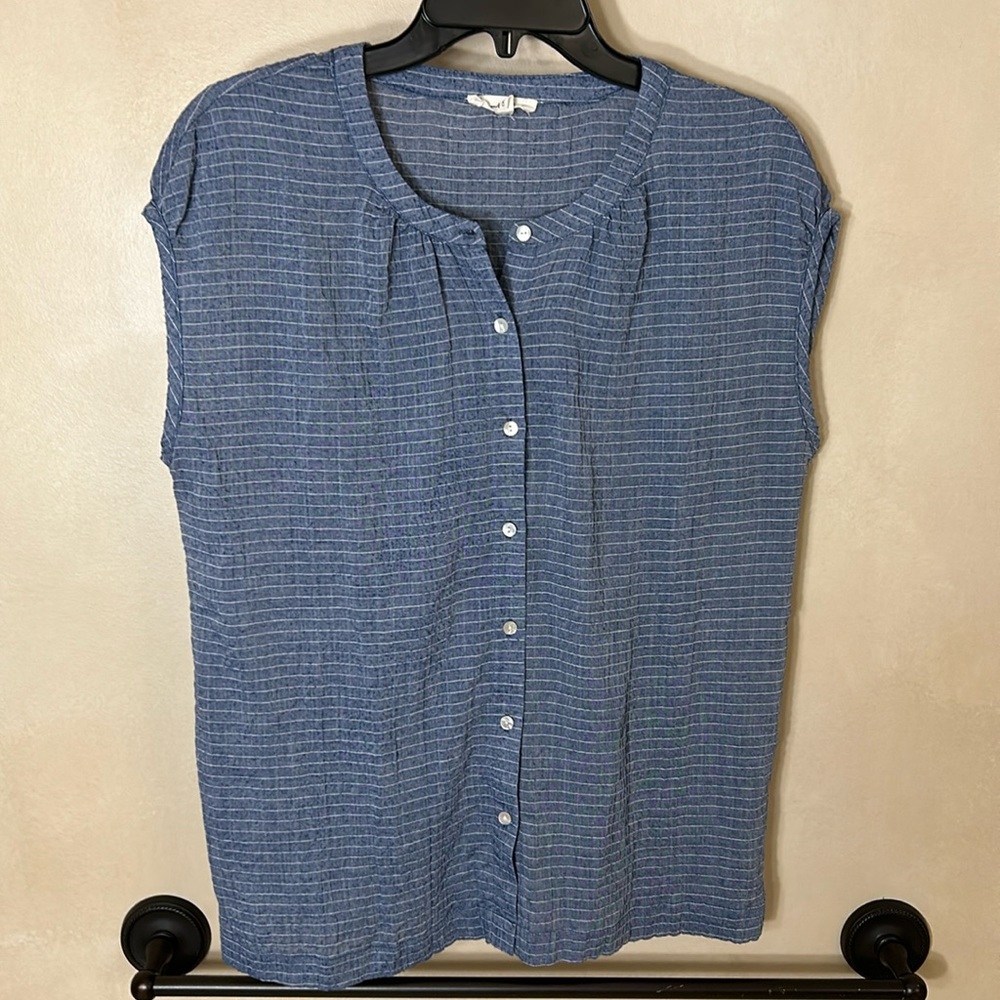 Jane & Delancey Blue/White Stripe Top. Size M